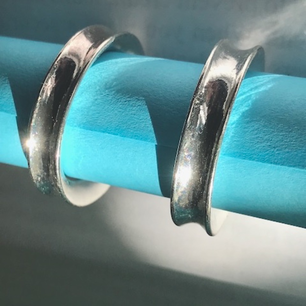 Silvertone Hoop Earrings w Bangle Bracelet (similar to Tiffany Earrings)